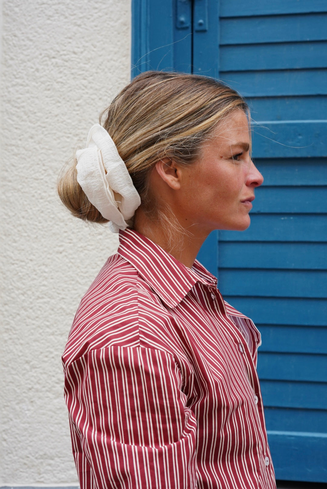 White ruffle maxi scrunchie