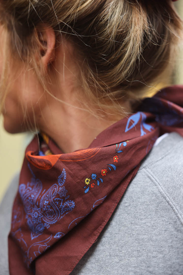 Foulard GEORGES motif marron