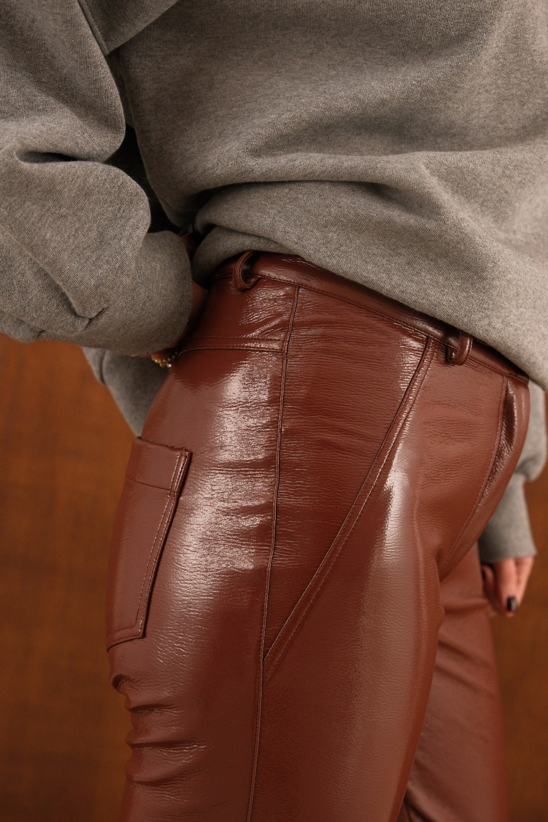 Pantalon BRUNE vinyle acajou