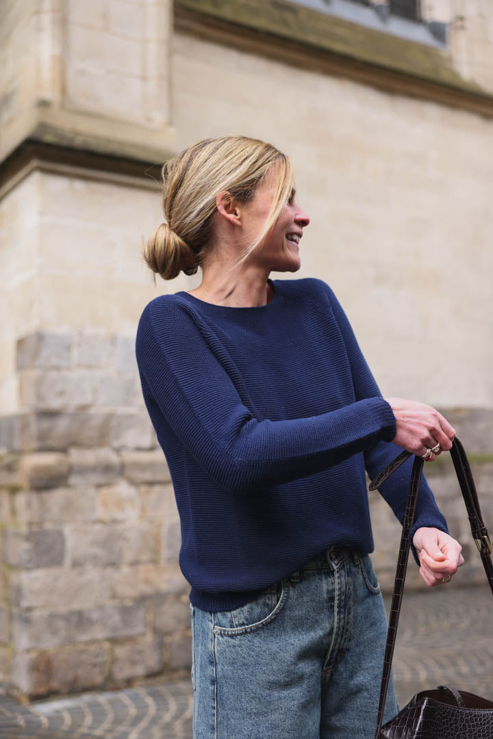 Lucien navy sweater