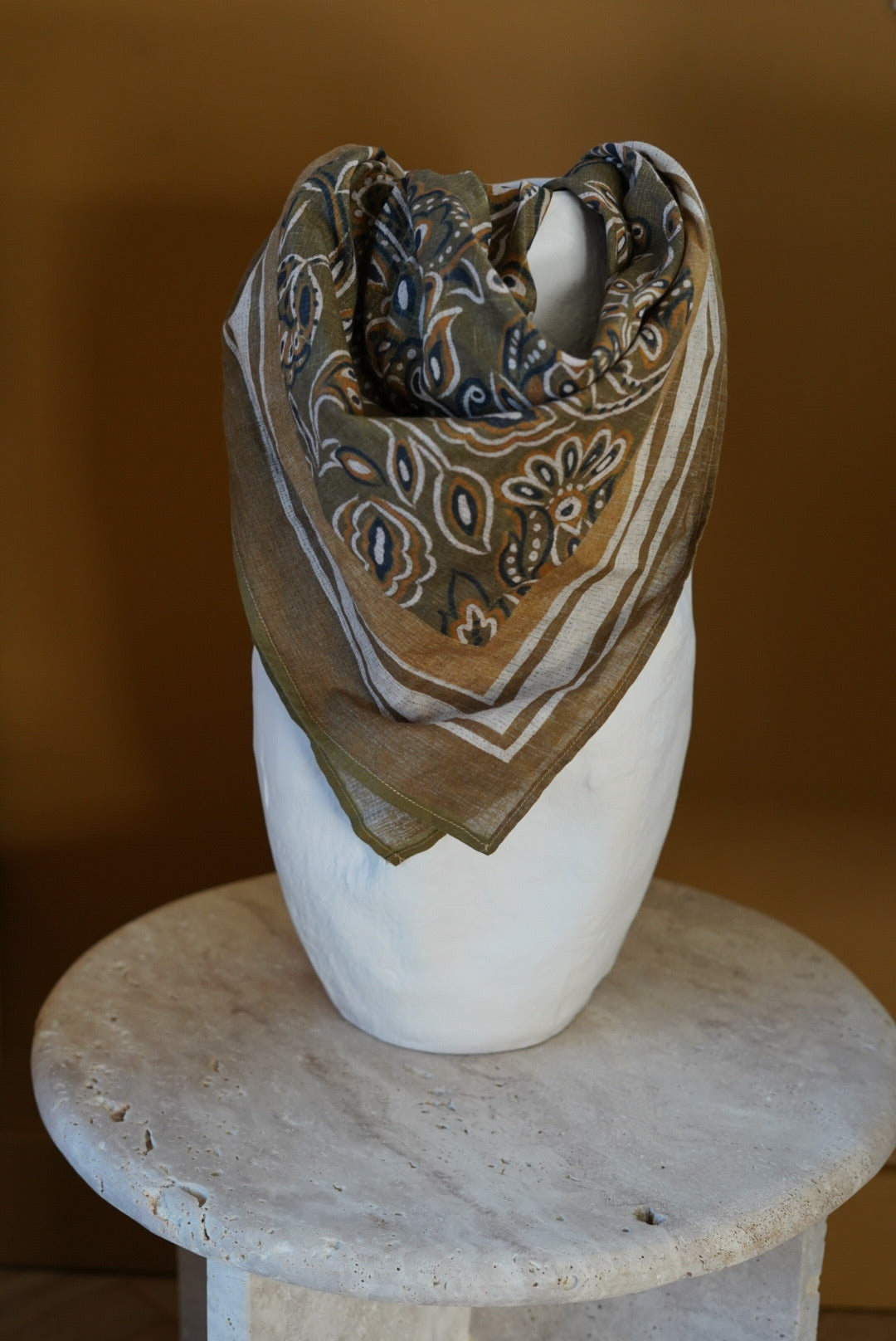 Foulard TOM motif kaki