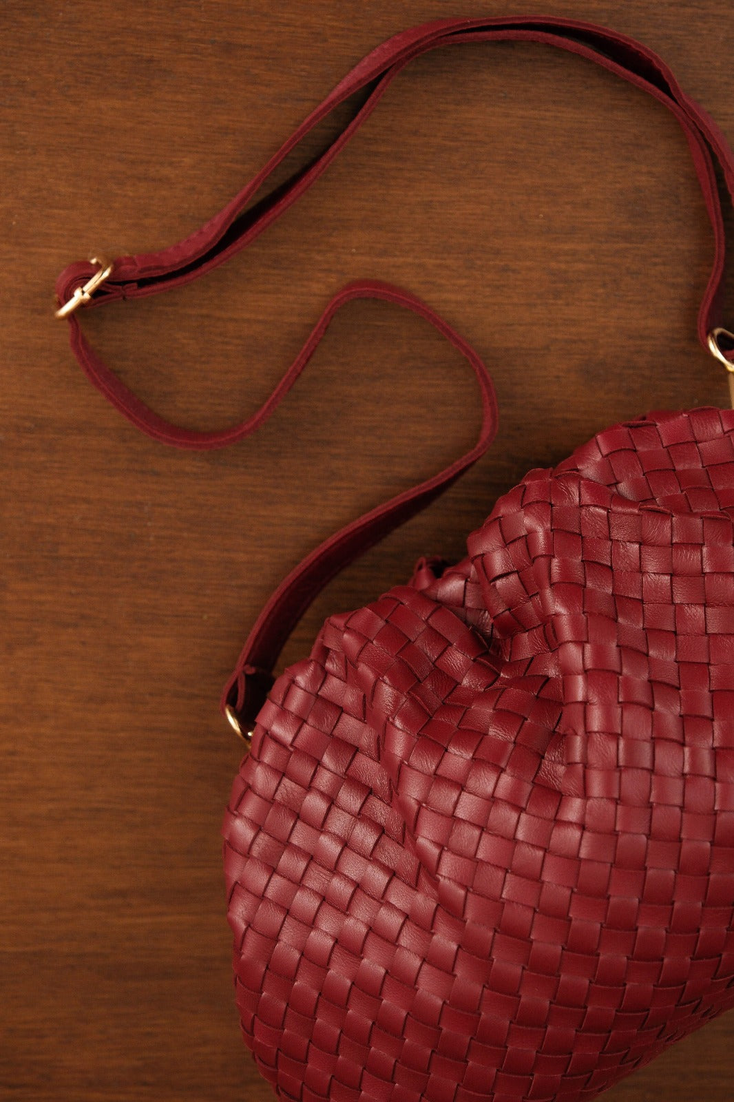 Sac pochon cuir tissé bordeaux