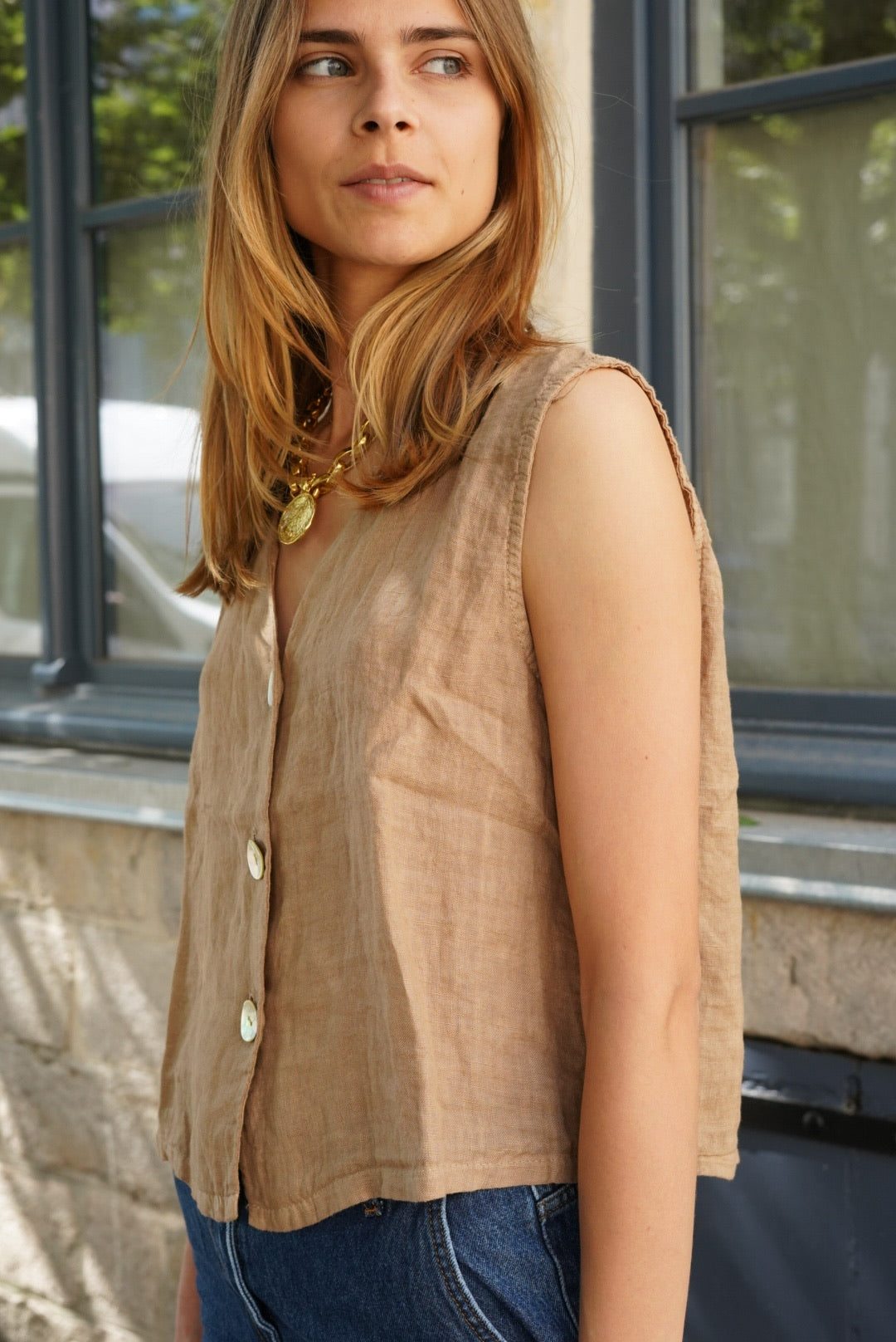 Top sans manche Abel lin camel