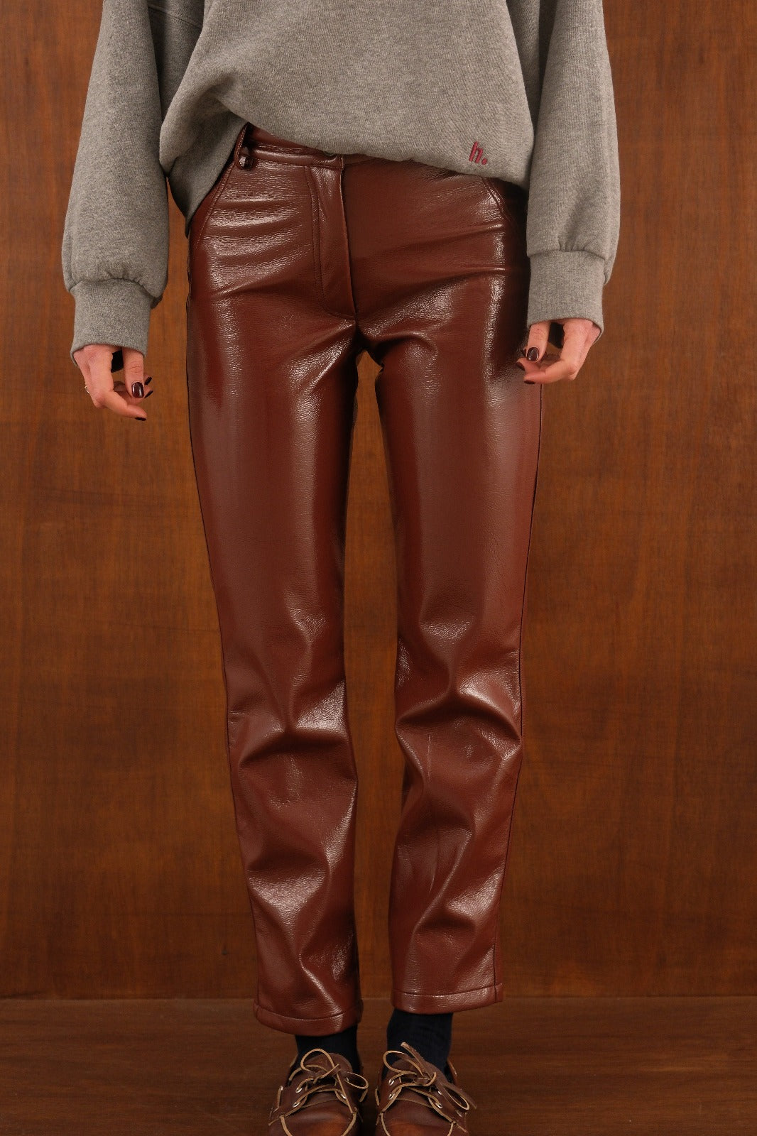 pantalon vinyle acajou