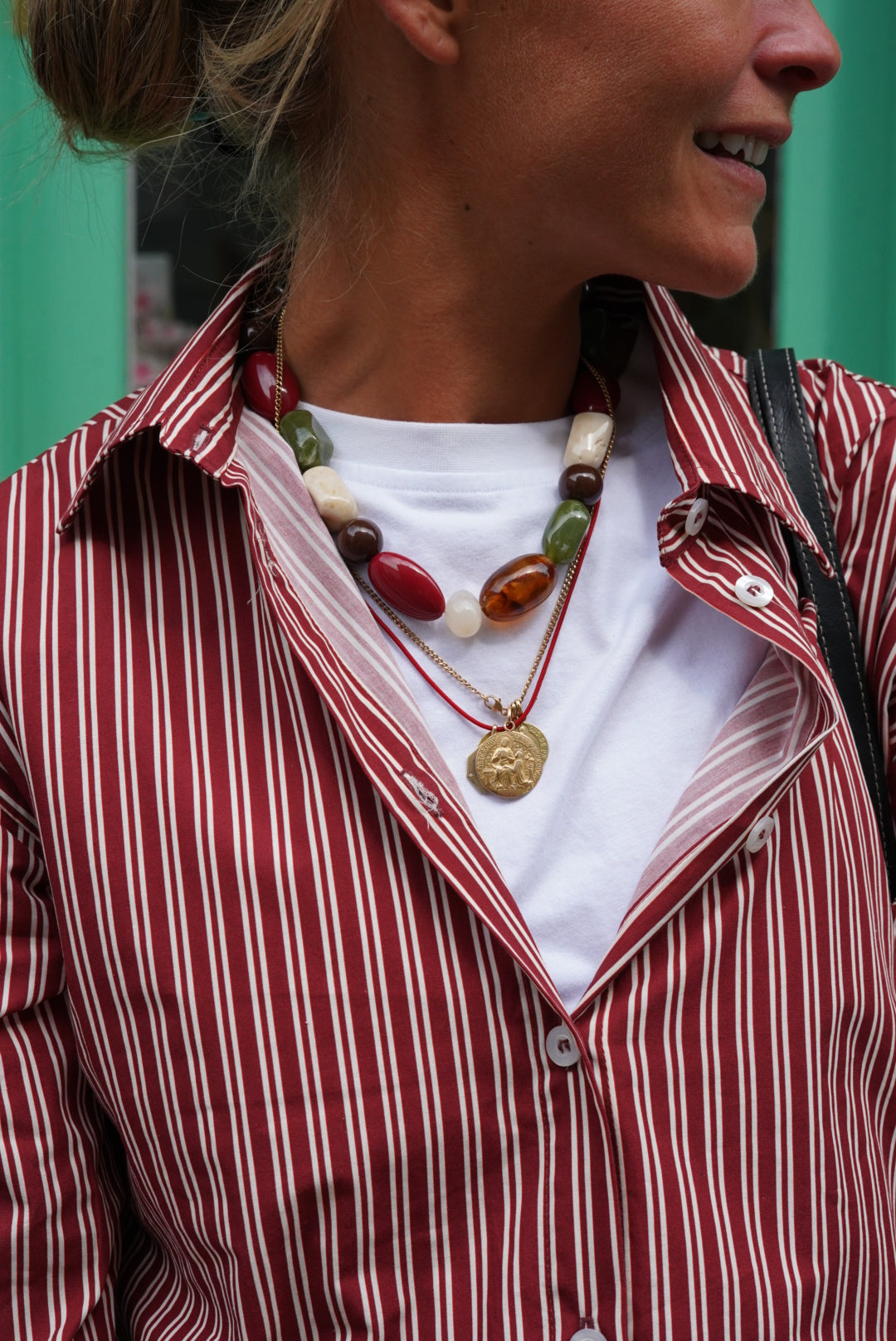 Collier grosses perles kaki/rouge